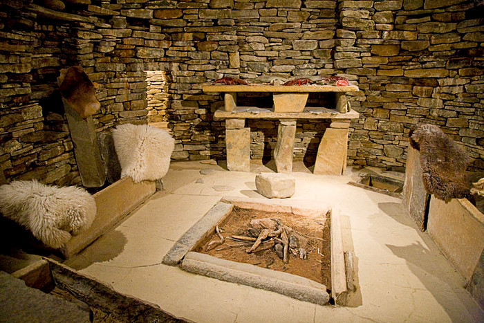 Prehistorický kamenný nábytek